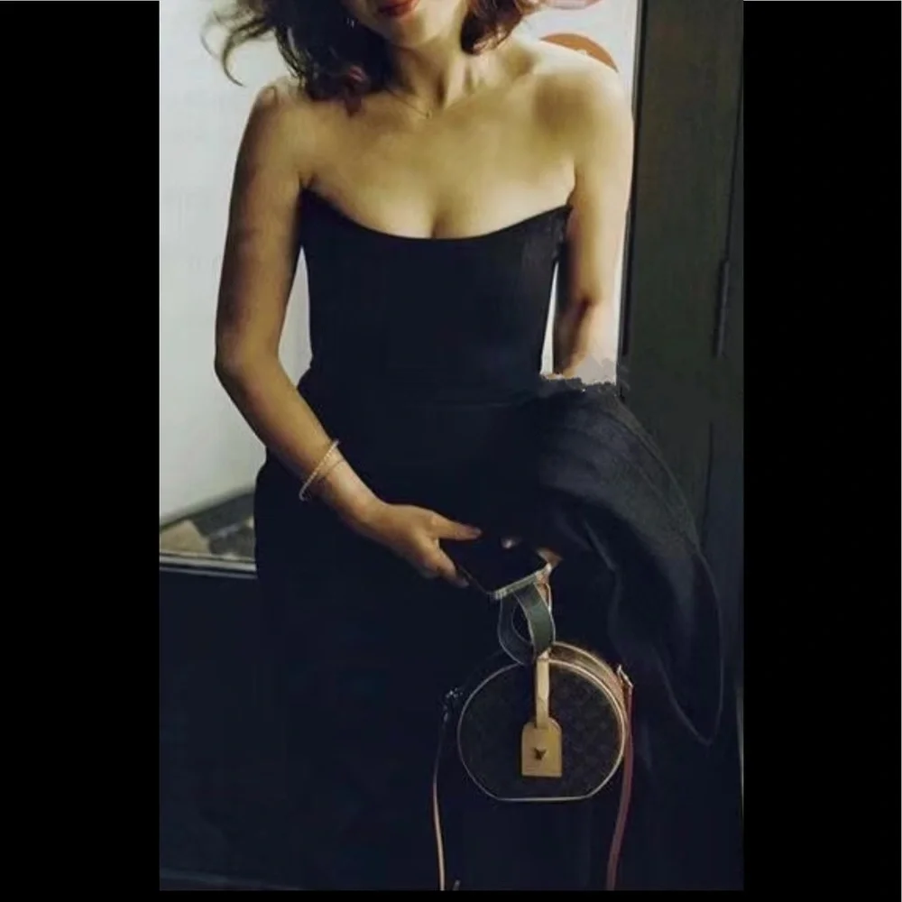 - Alex Perry - Picture 5 of 7